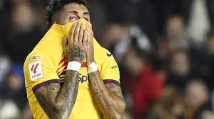 Barcelona loses two points against Valencia in La Liga, while Atletico faces an unexpected defeat against Bilbao