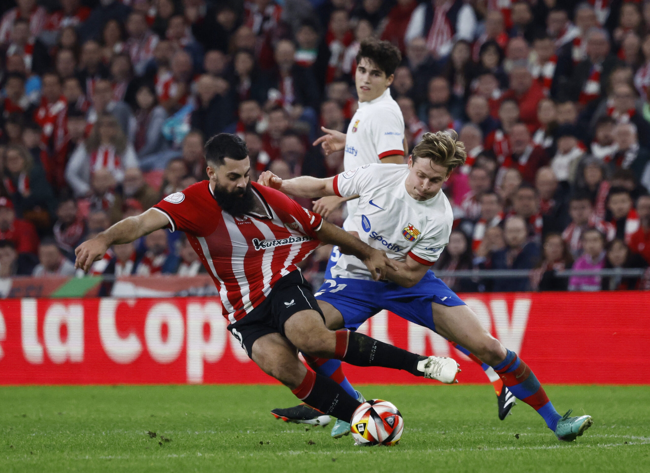 Athletic Bilbao advances to the Copa del Rey semifinals by defeating Barcelona in extra time…..